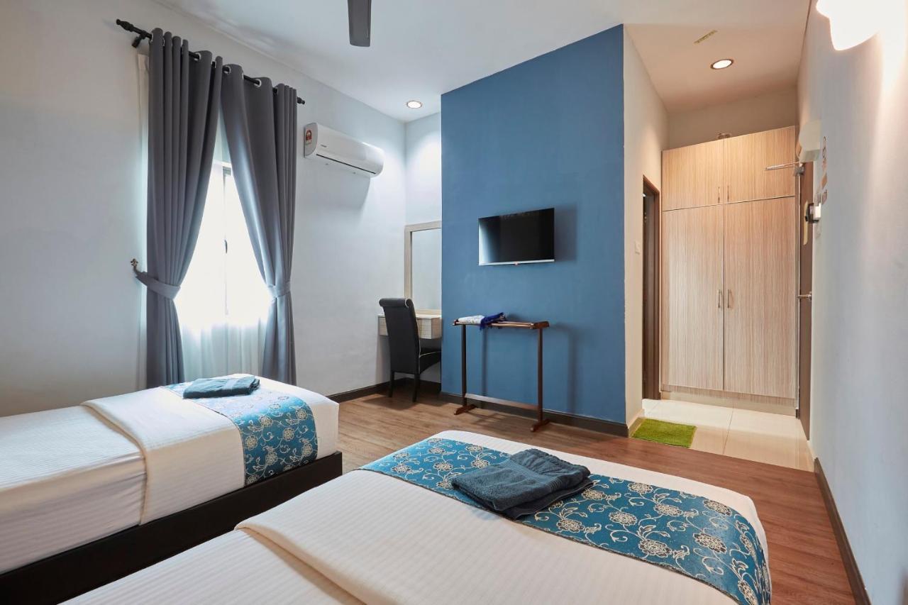 D' Qamar Guesthouse Kuantan Bagian luar foto
