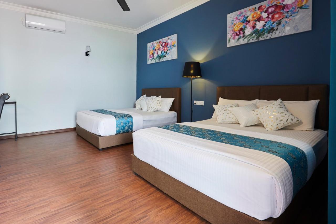 D' Qamar Guesthouse Kuantan Bagian luar foto