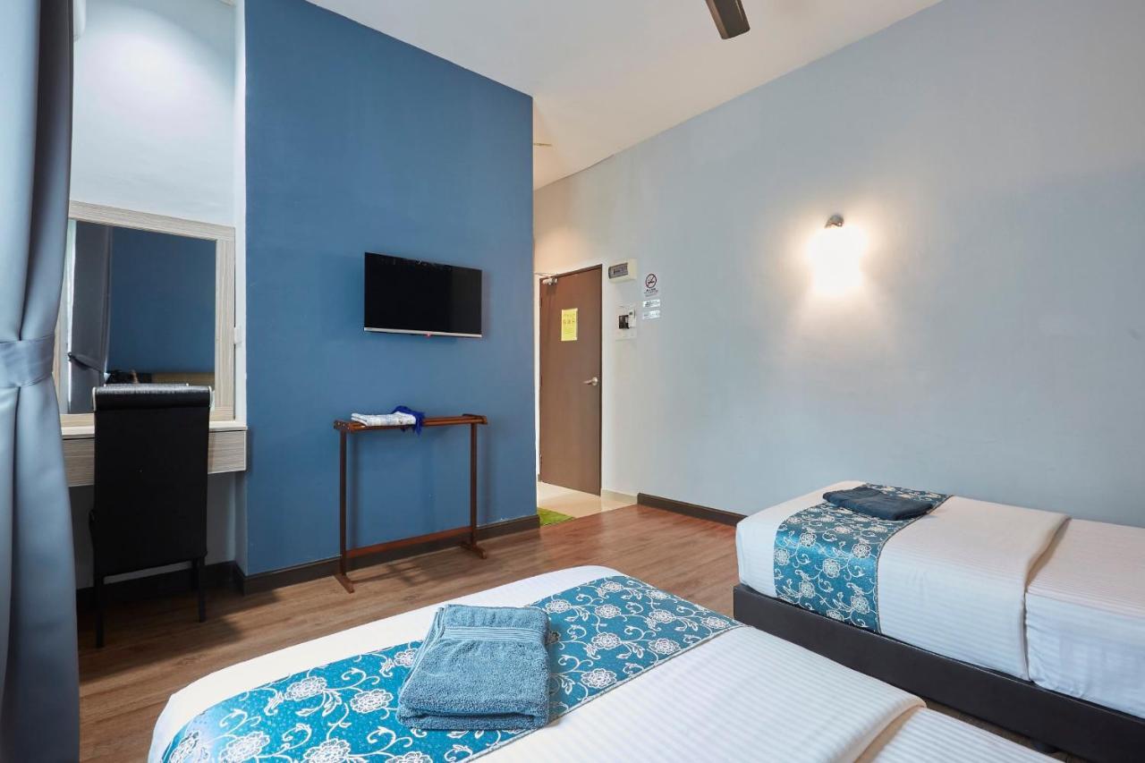 D' Qamar Guesthouse Kuantan Bagian luar foto
